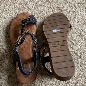 Black Sandles